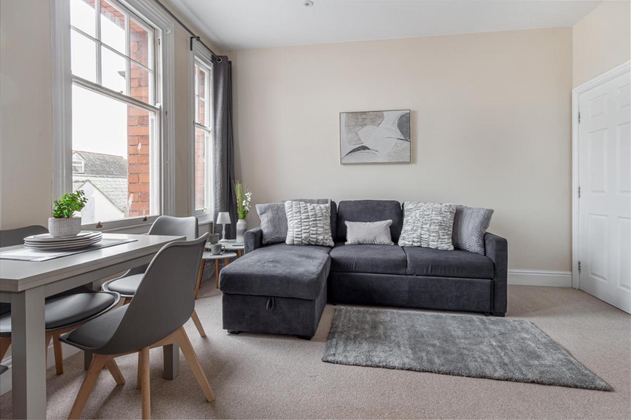 Guest Homes - Trinity Apartment Вустер Екстер'єр фото